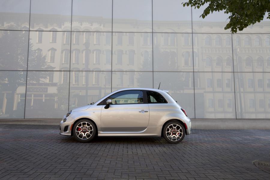  Fiat 500 Turbo 2013 года  (US) (фото 4 из 6)